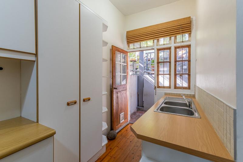 2 Bedroom Property for Sale in Vredehoek Western Cape